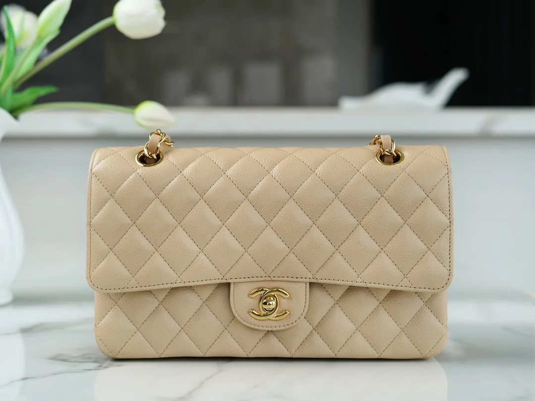 Chanel Classic Flap 25cm - description_image1