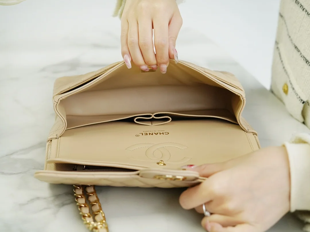 Chanel Classic Flap 25cm - description_image9