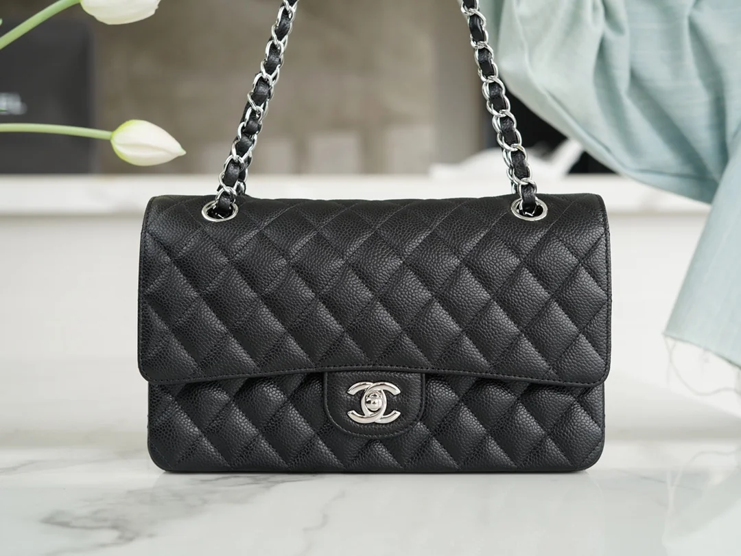 Chanel Classic Flap 25cm - description_image1