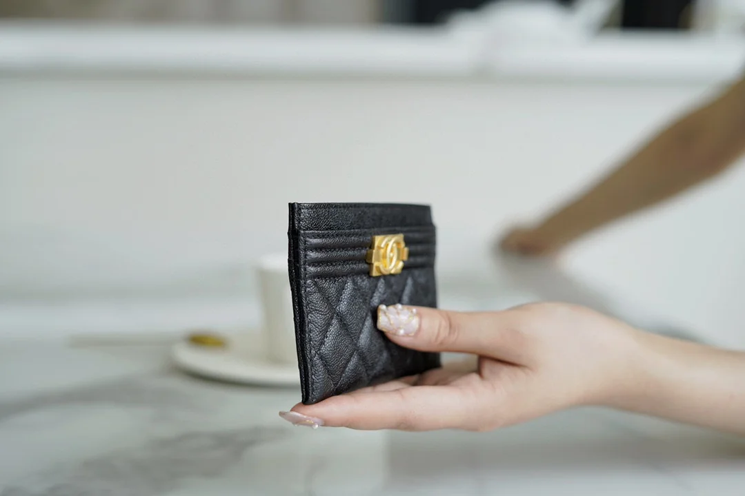 Chanel Boy Card Holder 7.5x11x0.5 cm - description_image5