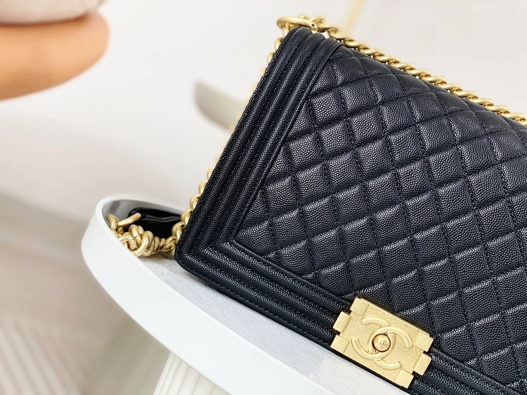 Chanel Boy 92193 28cm - description_image3