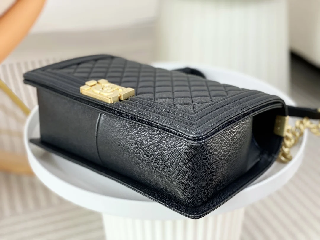 Chanel Boy 92193 28cm - description_image5