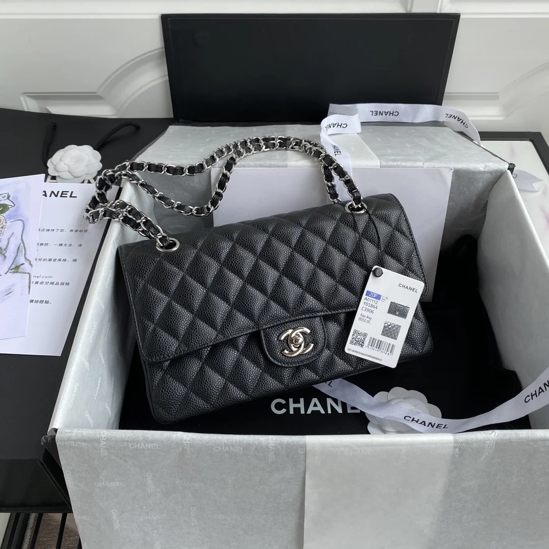 Chanel Classic Flap Bag A01112 15.5x25.5x6.5 cm - description_image1