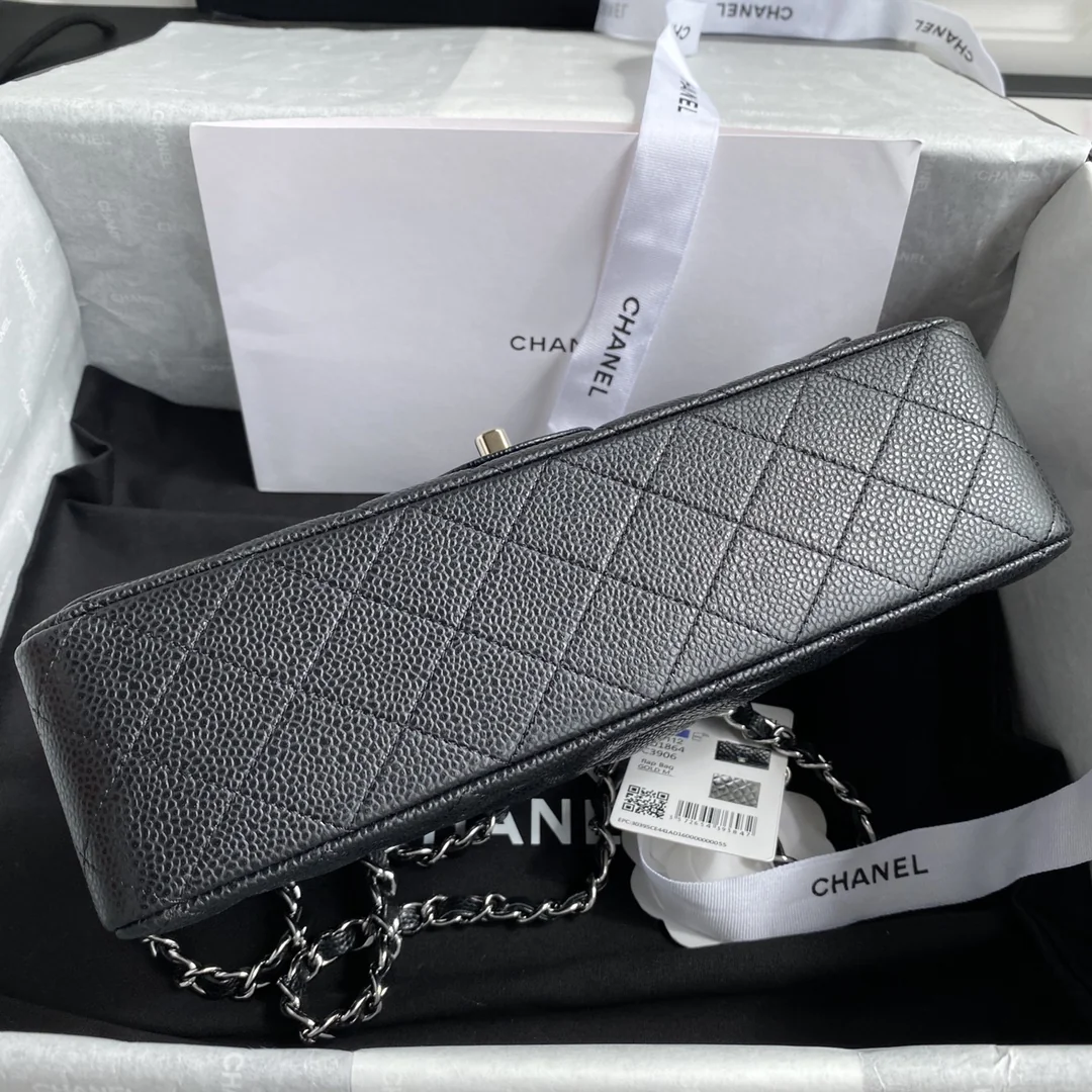 Chanel Classic Flap Bag A01112 15.5x25.5x6.5 cm - description_image4