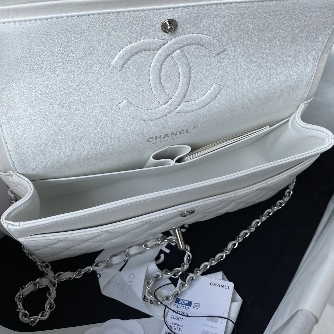 Chanel Classic Flap A01112 Medium 15.5x25.5x6.5 cm - description_image8