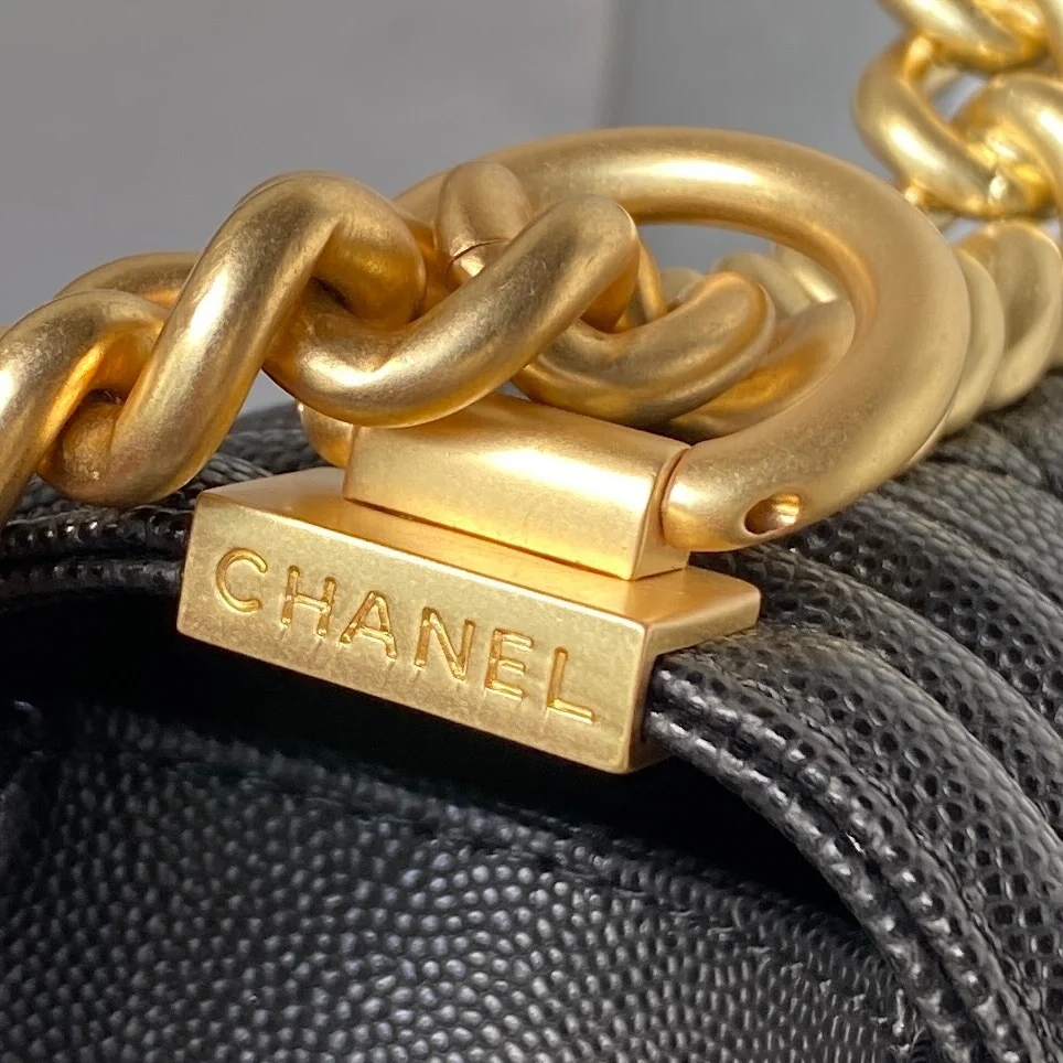 Chanel Le Boy A94804 25cm - description_image5