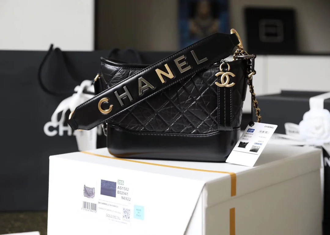 Chanel Gabrielle Hobo Bag Small 15x20x8cm Chanel Gabrielle Hobo Bag Small 15x20x8cm - description_image1