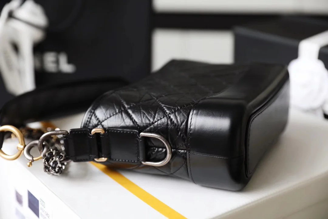 Chanel Gabrielle Hobo Bag Small 15x20x8cm Chanel Gabrielle Hobo Bag Small 15x20x8cm - description_image6