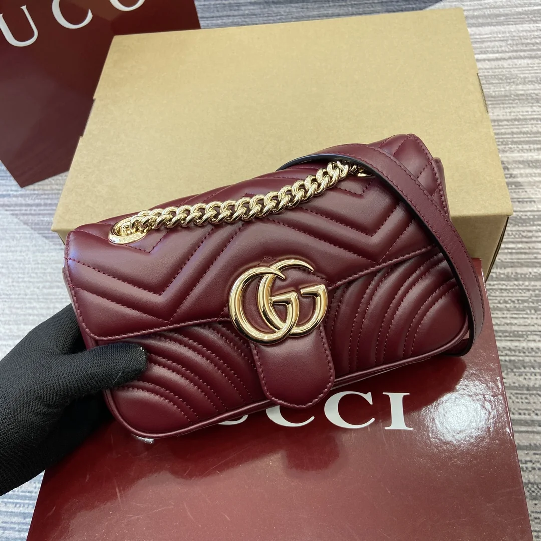 Gucci GG Marmont Quilted Mini Bag 22x13x6 cm Gucci GG Marmont Quilted Mini Bag 22x13x6 cm - description_image1