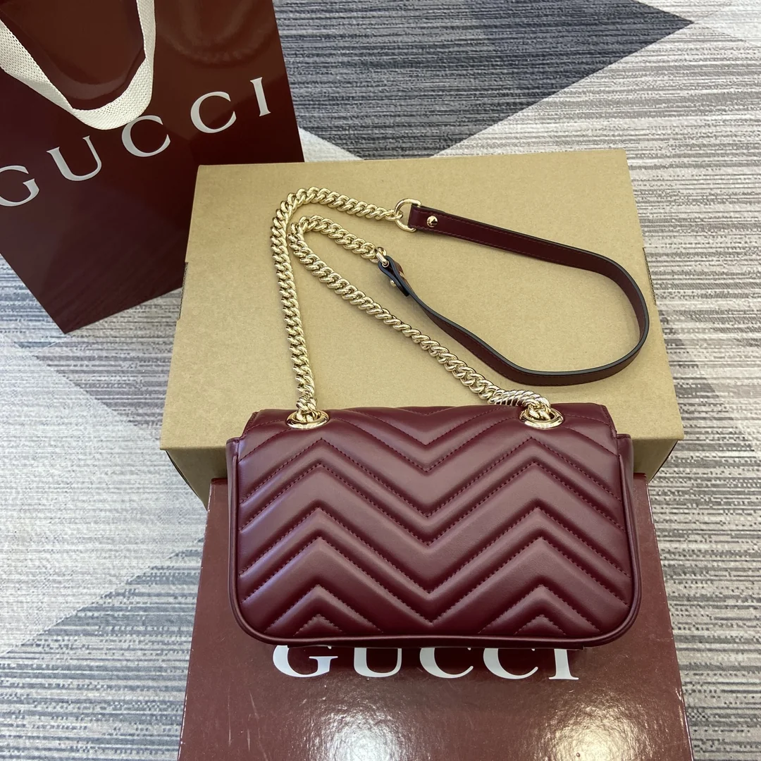 Gucci GG Marmont Quilted Mini Bag 22x13x6 cm Gucci GG Marmont Quilted Mini Bag 22x13x6 cm - description_image3