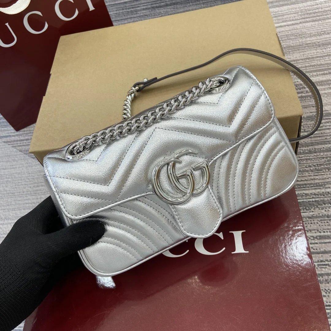 Gucci GG Marmont Super Mini Bag 22 x 13 x 6 cm - description_image1