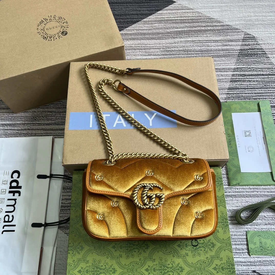 Gucci GG Marmont Mini Shoulder Bag 22x13x6 cm - description_image1