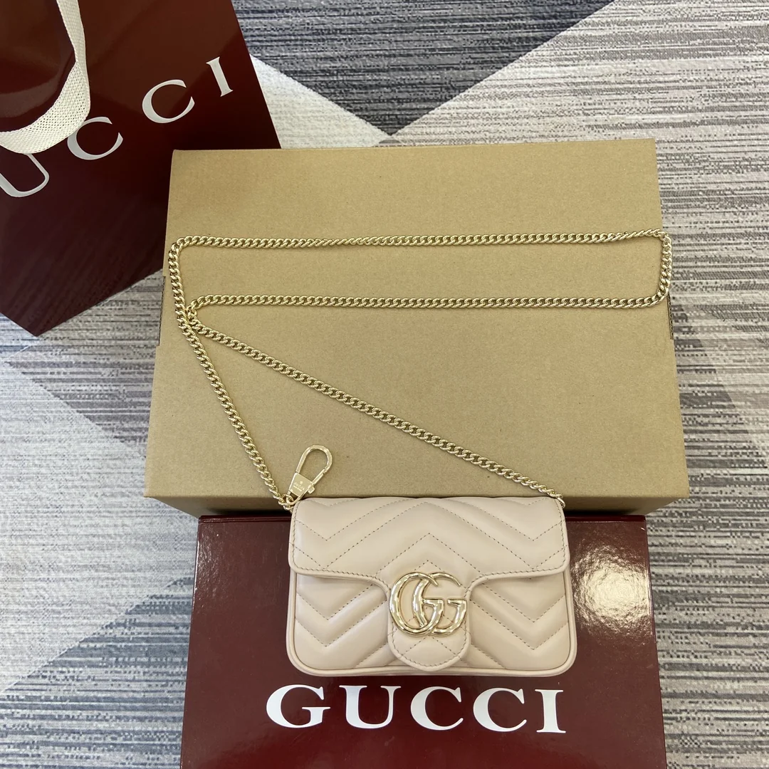 Gucci GG Marmont Super Mini Handbag 16.5x10x4.5cm - description_image1
