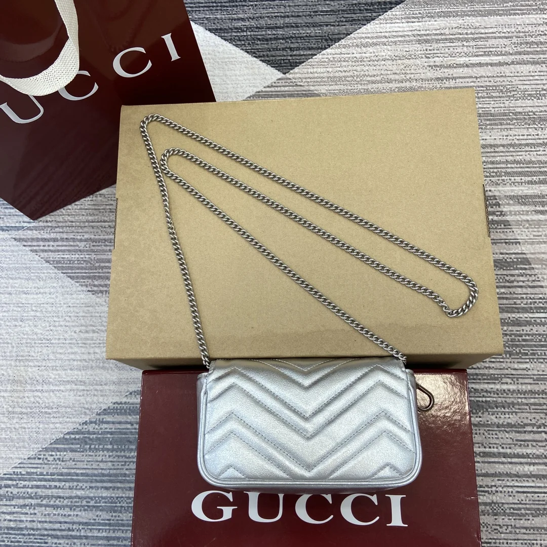 Gucci GG Marmont Super Mini Handbag 16.5 x 10 x 4.5 cm - description_image3