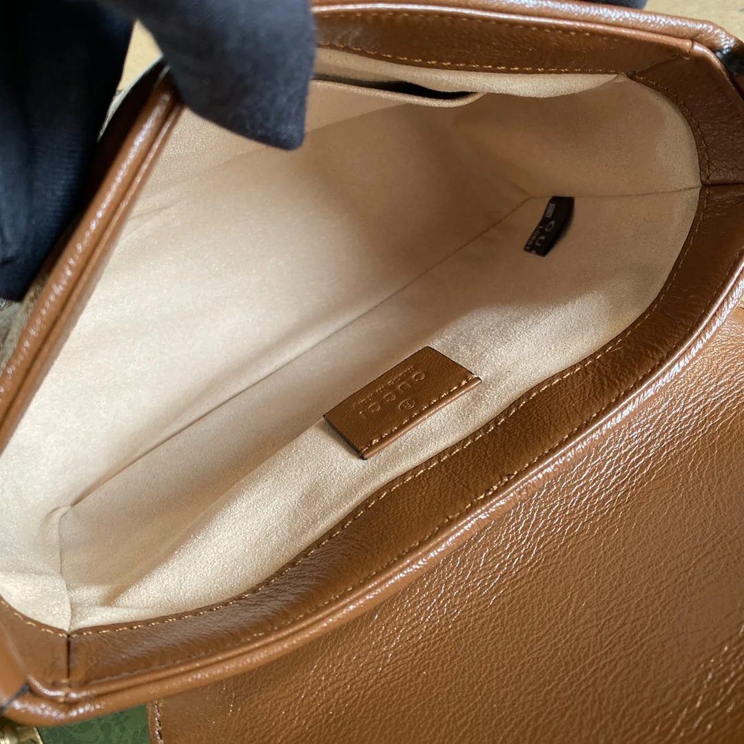 Gucci GG Marmont Large Shoulder Bag 21 x 15.5 x 8 cm - description_image9