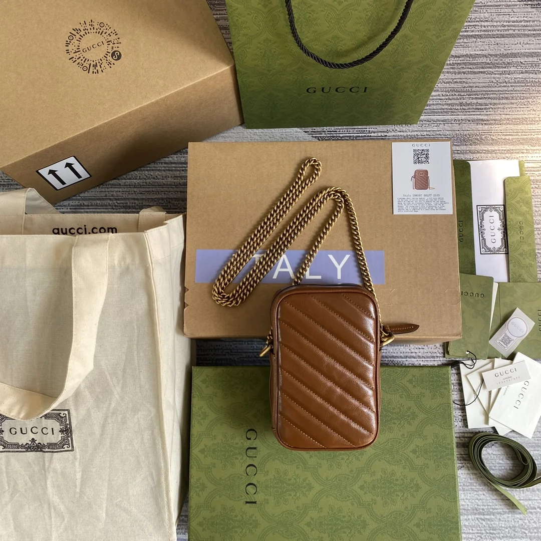 Gucci GG Marmont Mini Vertical Camera Bag 10.5 x 17 x 5 cm - description_image2