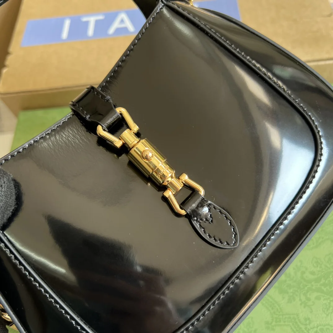 Gucci Jackie 1961 Mini Shoulder Bag 19 x 13 x 3 cm - image5