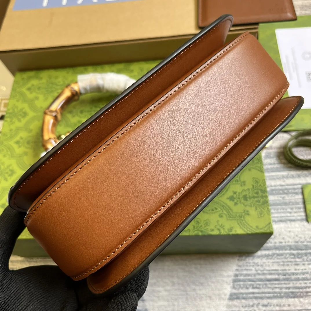 Gucci Bamboo 1947 Small Top Handle Bag 21x15x7cm - image6