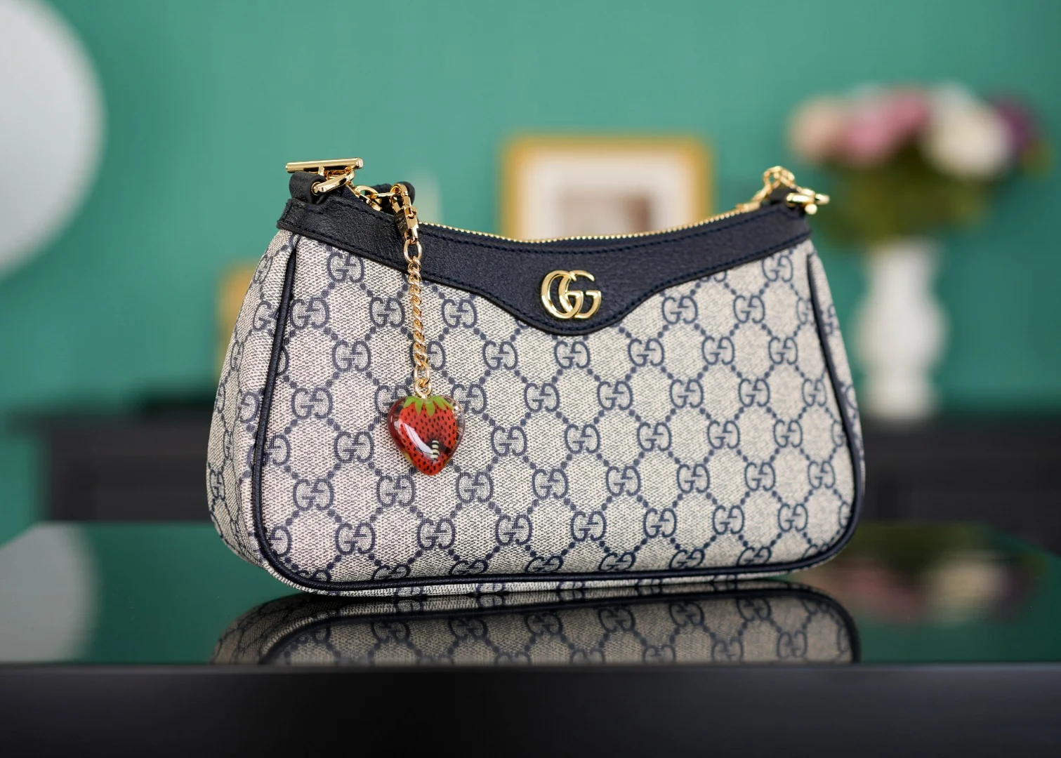 Gucci Ophidia Small Shoulder Bag with Strawberry Charm 25x15x6 cm - image3