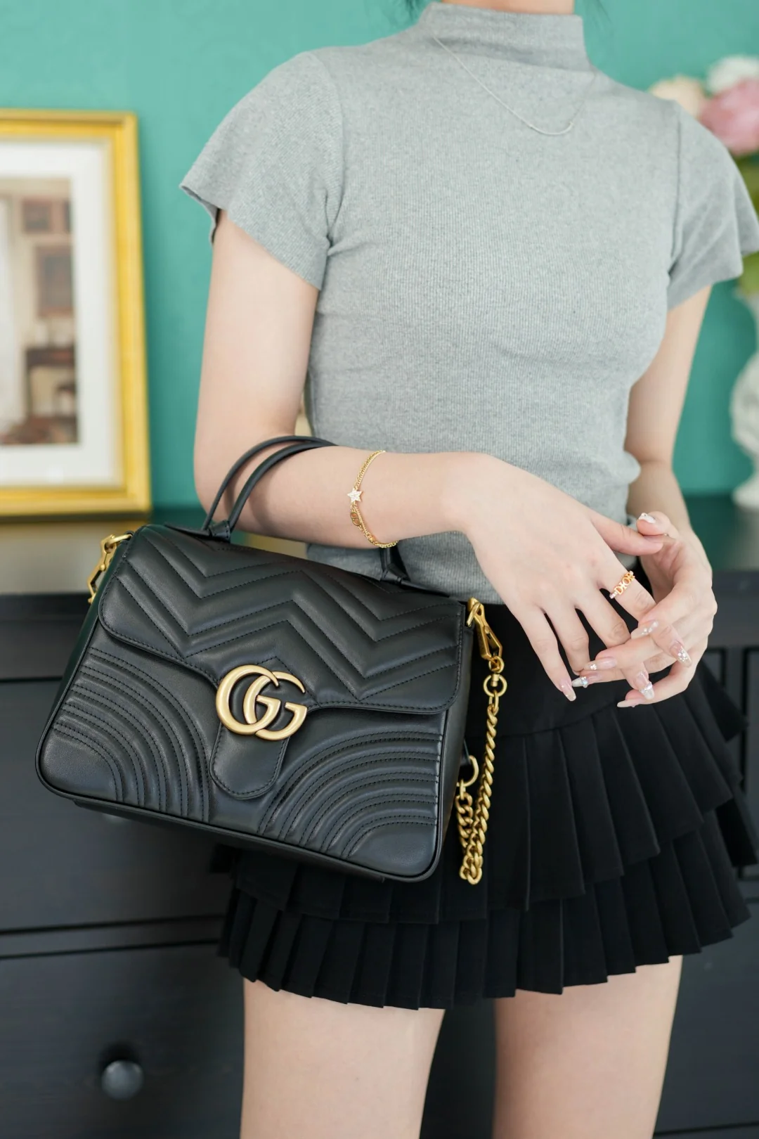 Gucci Marmont Quilted Top Handle Messenger Bag 27cm - description_image8