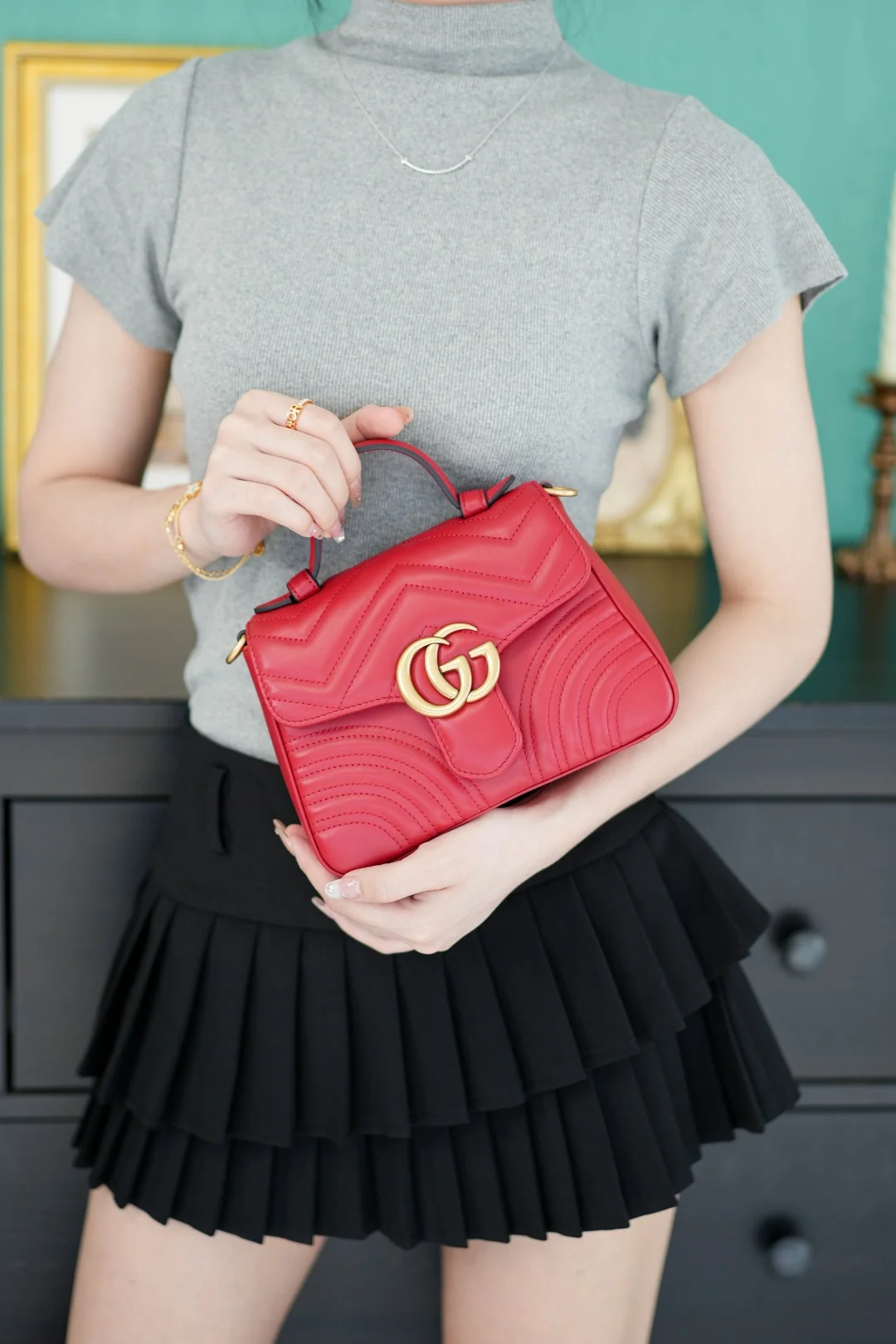 Gucci GG Marmont Quilted Top Handle Messenger Bag 21cm - description_image2