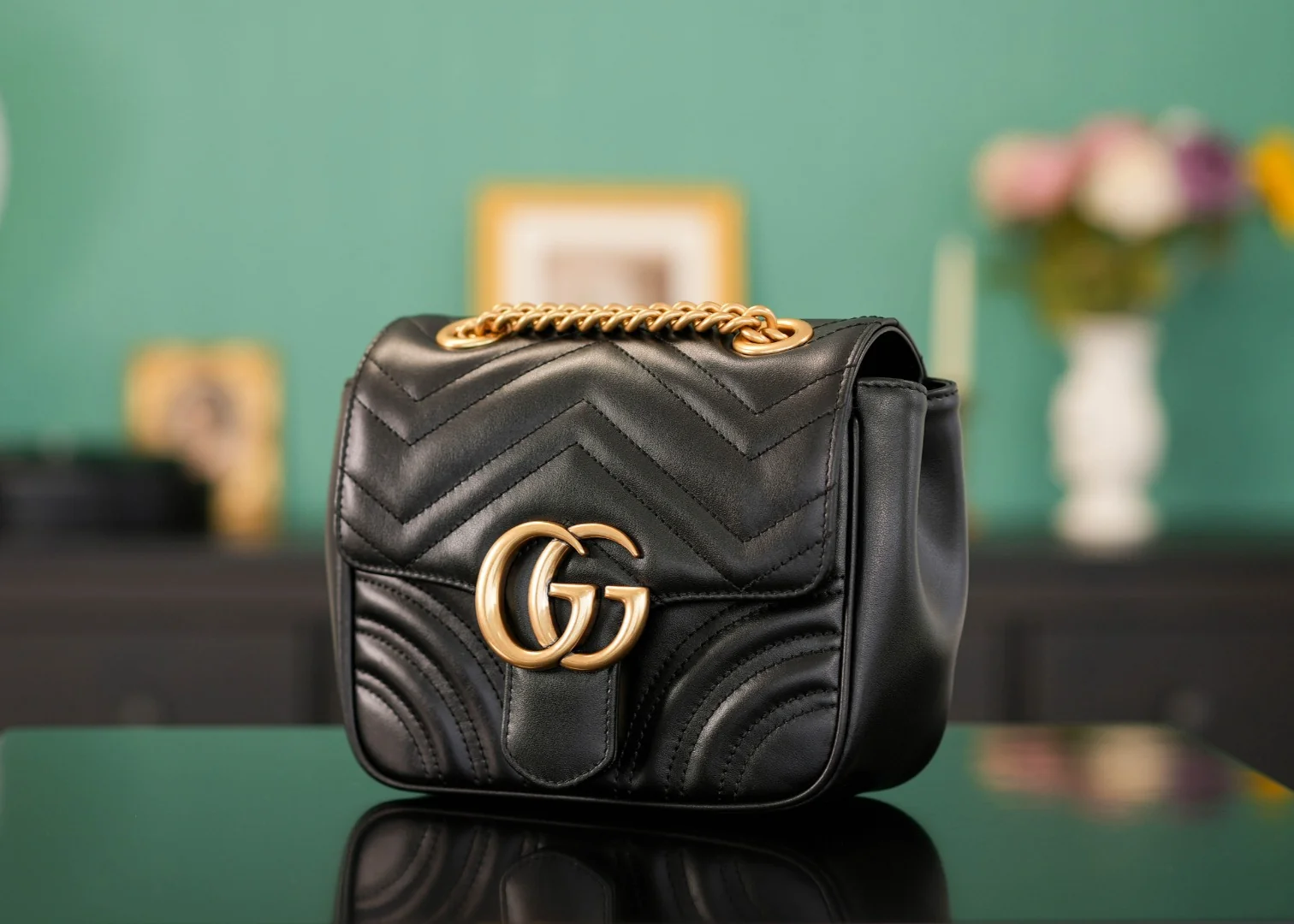 Gucci GG Marmont Quilted Mini Shoulder Bag 739682 18x15x8 cm - description_image2