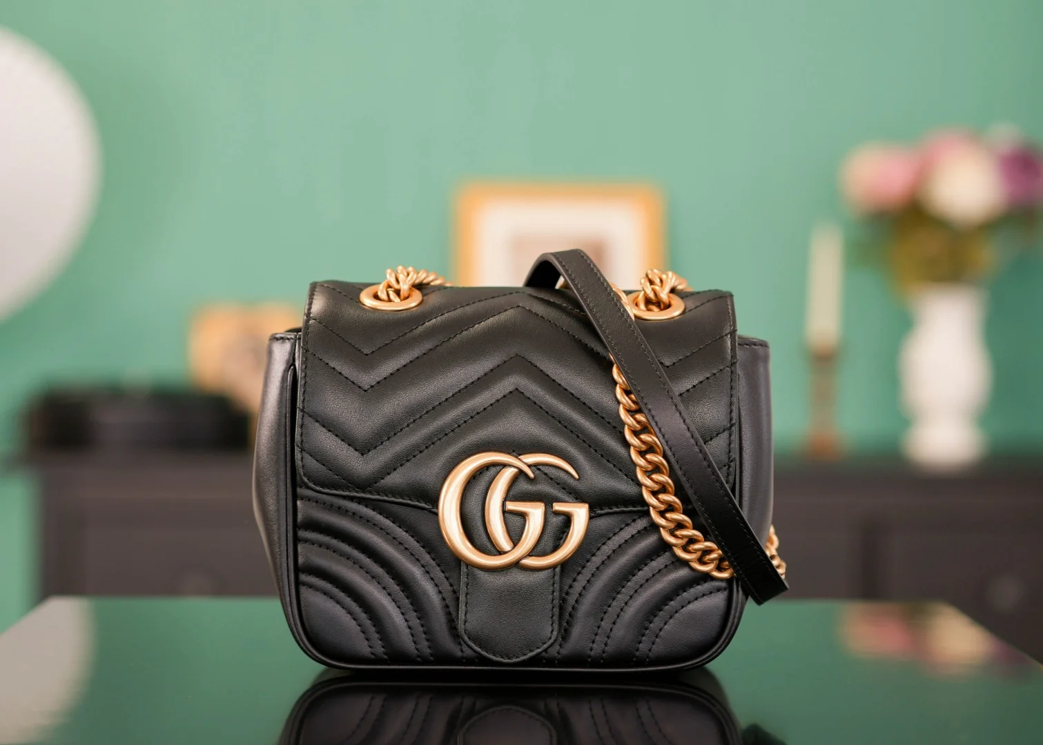 Gucci GG Marmont Quilted Mini Shoulder Bag 739682 18x15x8 cm - description_image8