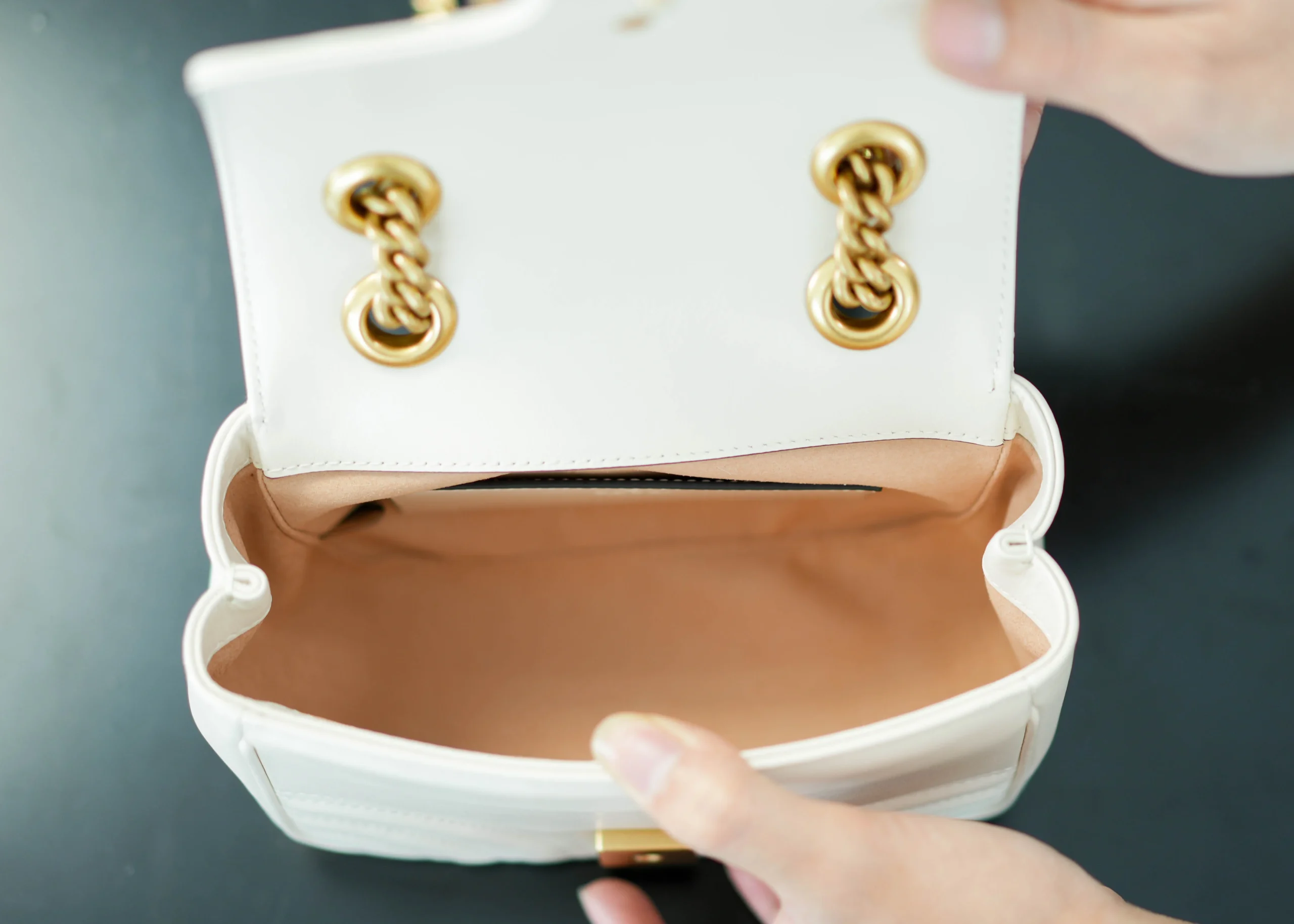 Gucci GG Marmont Quilted Mini Shoulder Bag Boxy Square Design 18x15x8 cm - description_image9