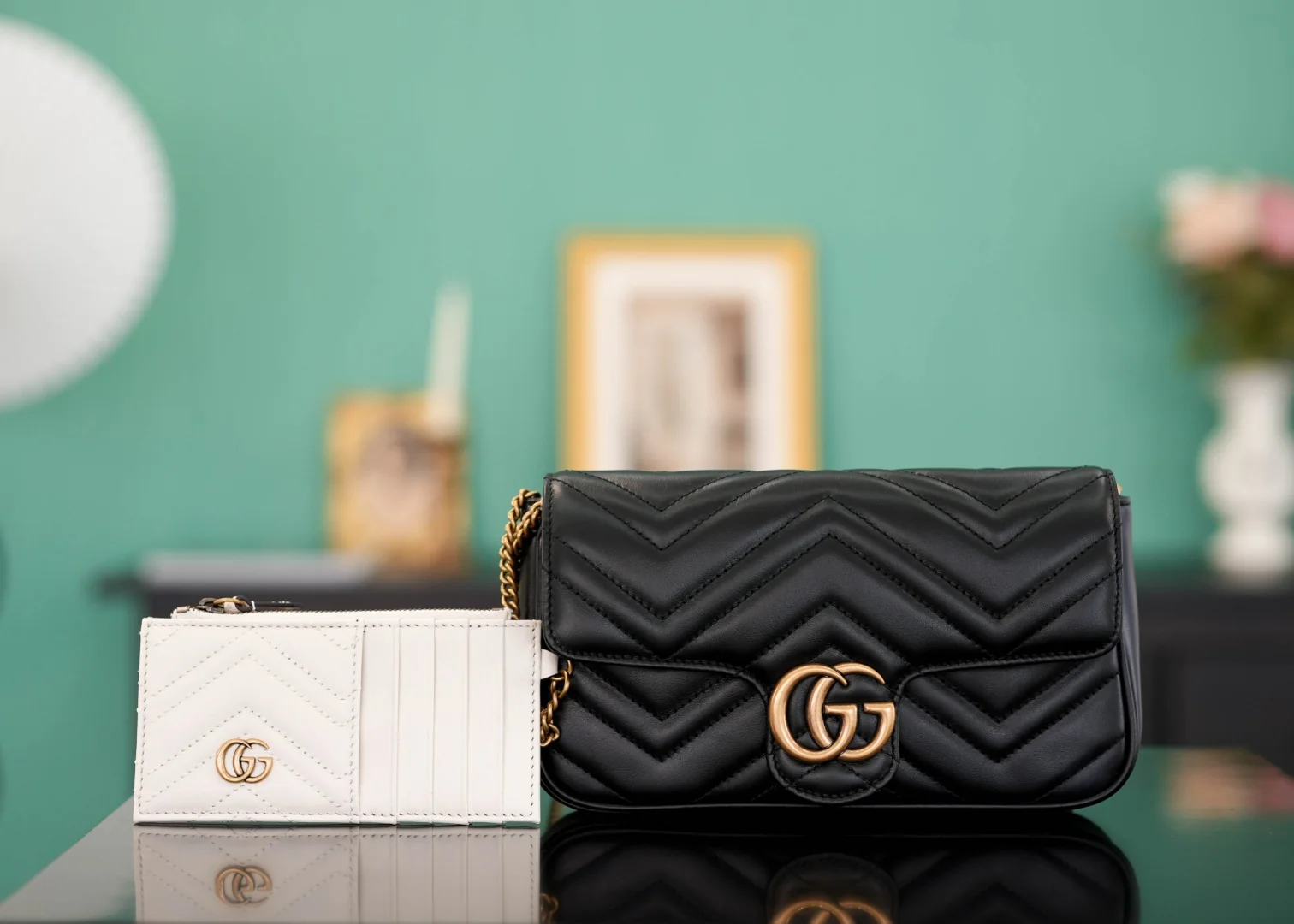 Gucci GG Marmont Chain Shoulder Bag with Card Holder 751526 21x12x5 cm - description_image1