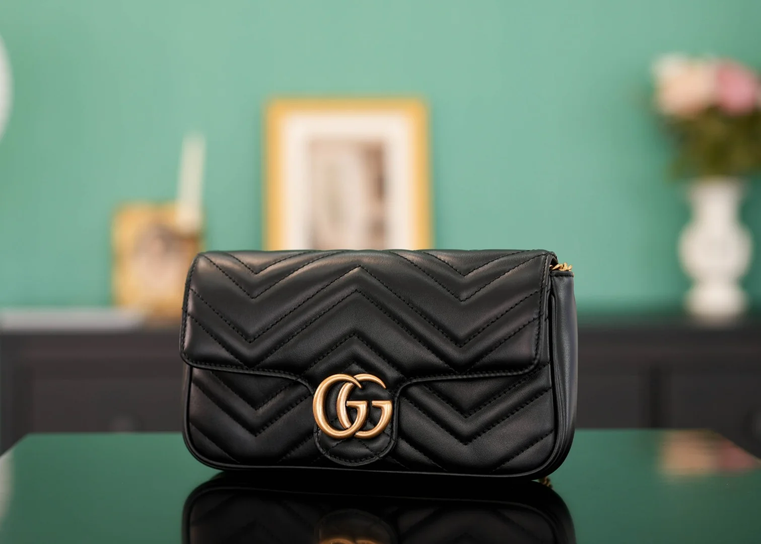 Gucci GG Marmont Chain Shoulder Bag with Card Holder 751526 21x12x5 cm - description_image2