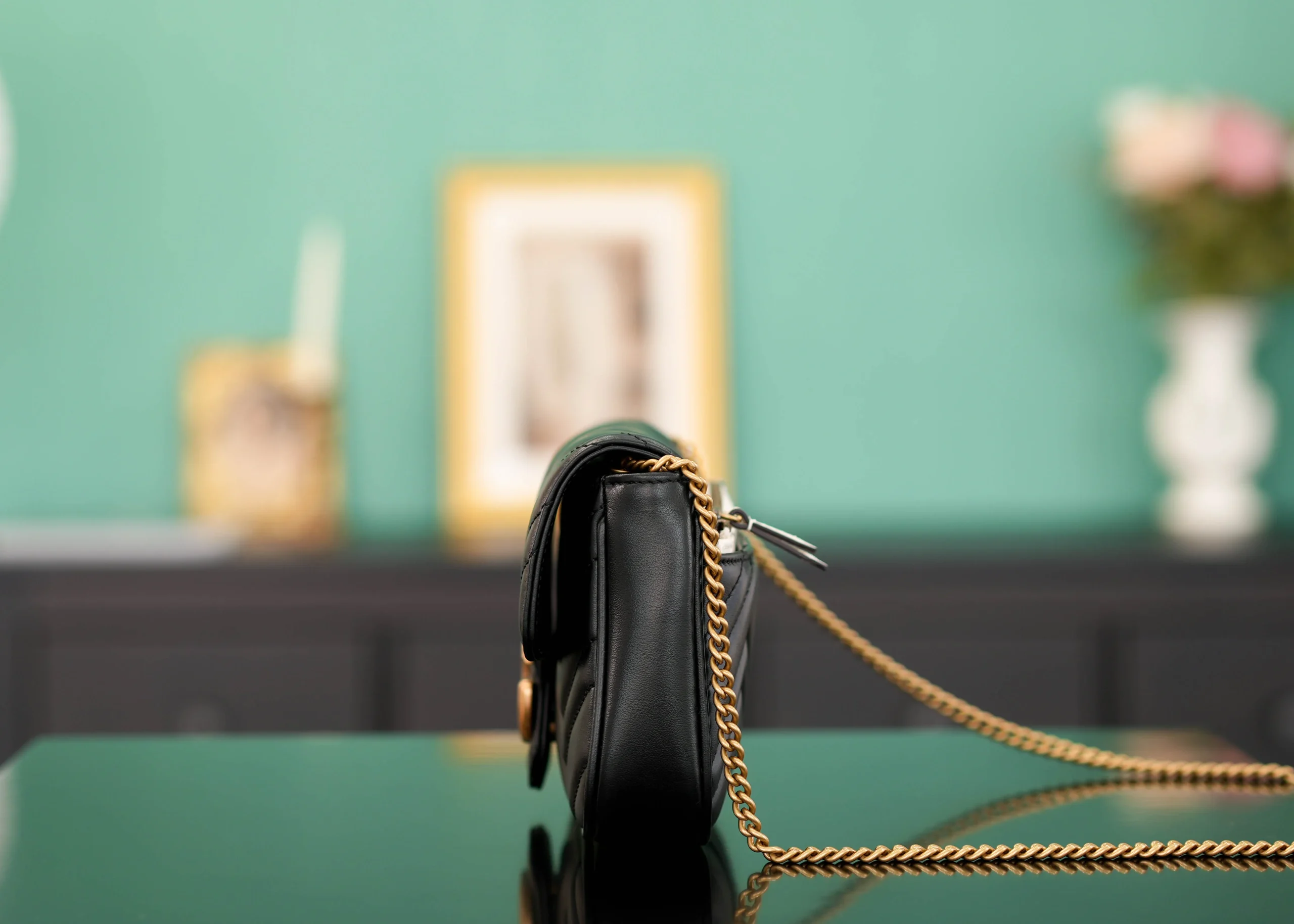 Gucci GG Marmont Chain Shoulder Bag with Card Holder 751526 21x12x5 cm - description_image3