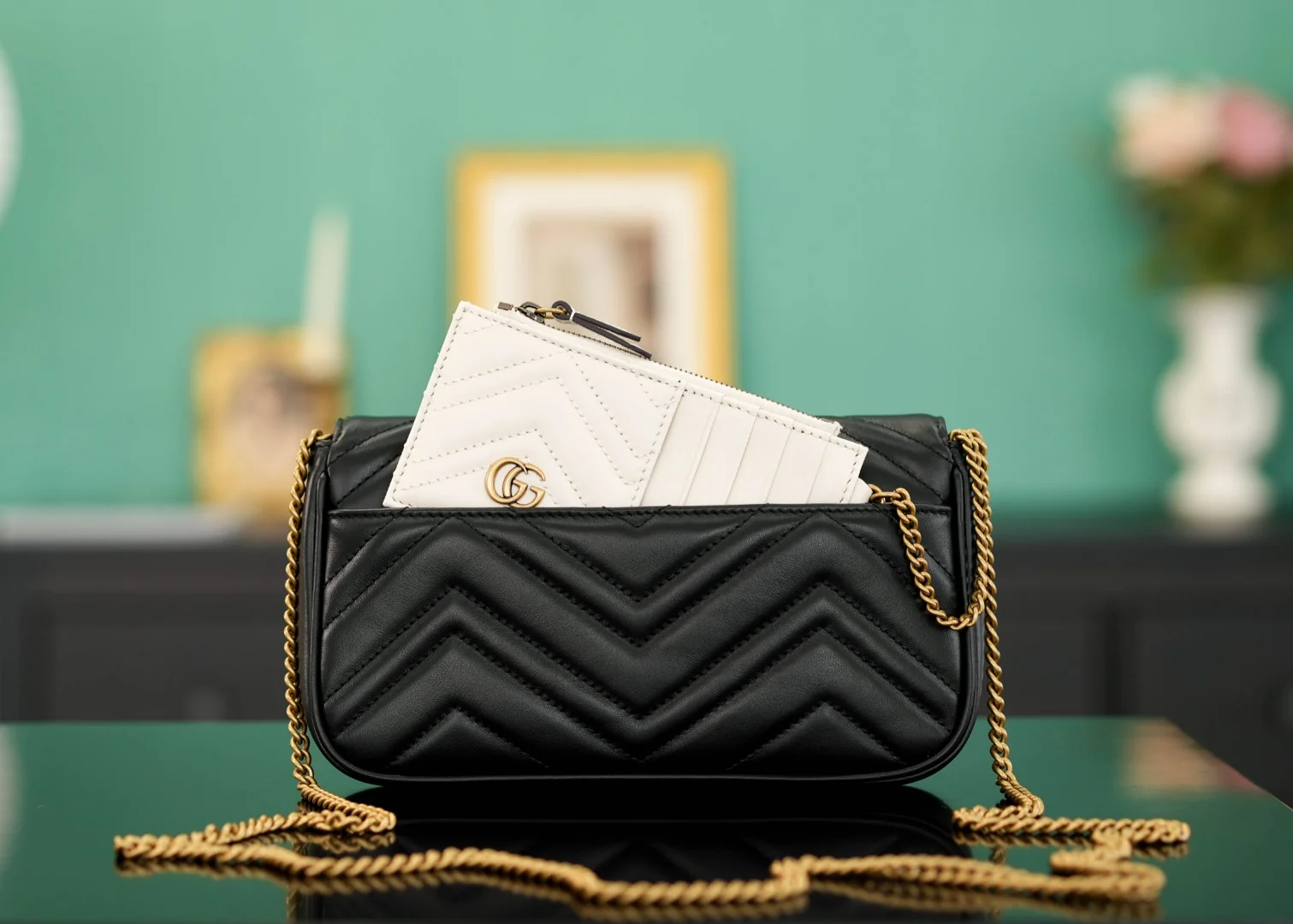 Gucci GG Marmont Chain Shoulder Bag with Card Holder 751526 21x12x5 cm - description_image5