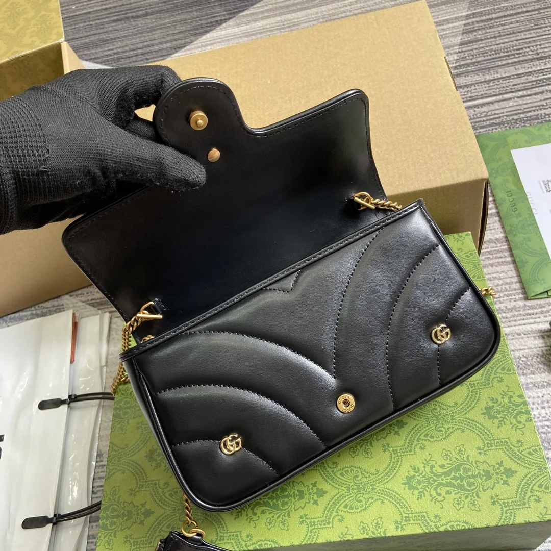 Gucci GG Marmont Mini Shoulder Bag with Detachable Card Holder 12 x 21 x 5 cm - description_image7