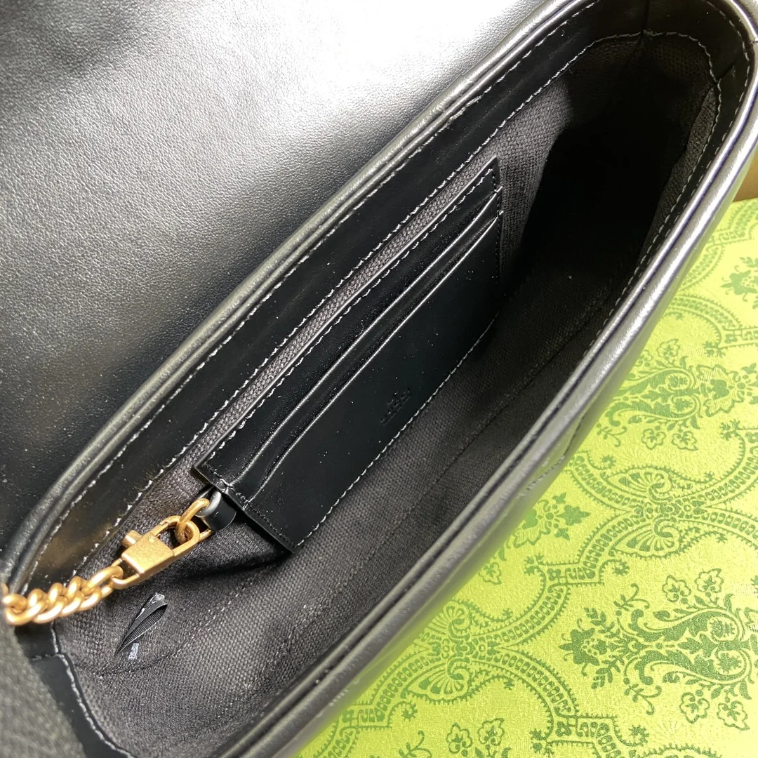Gucci GG Marmont Mini Shoulder Bag with Detachable Card Holder 12 x 21 x 5 cm - description_image9