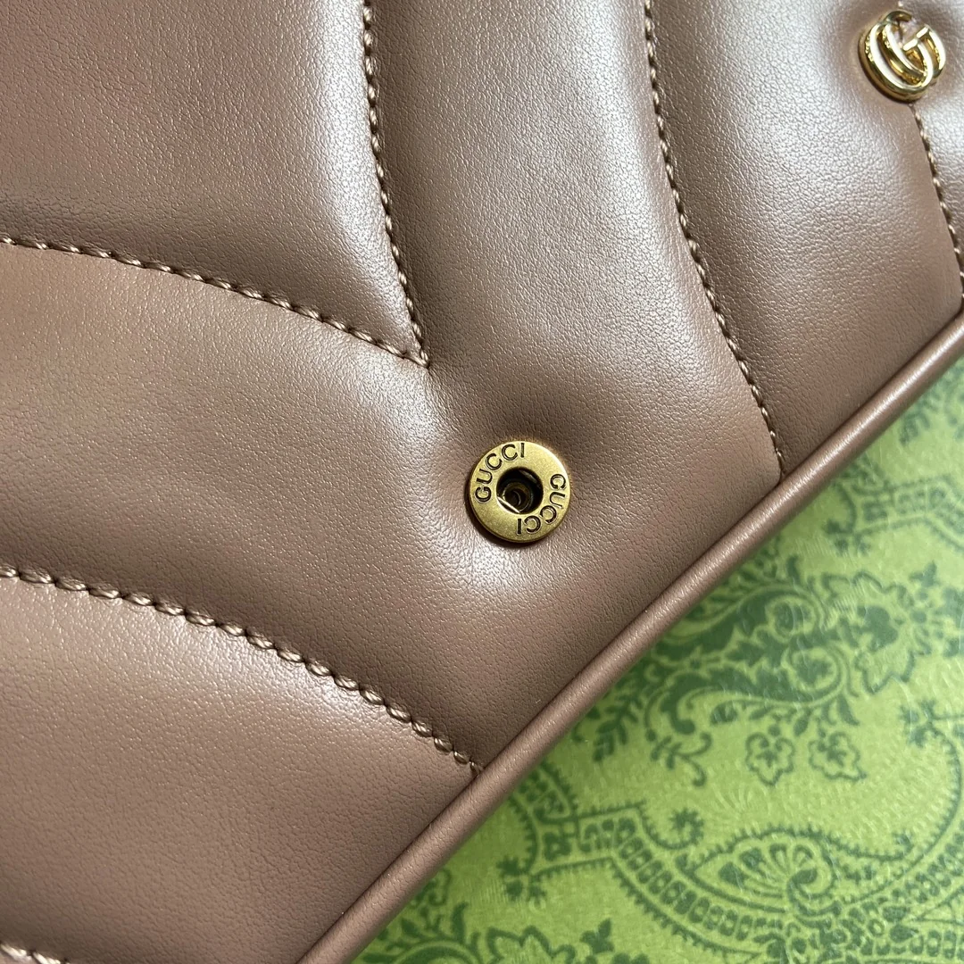 Gucci GG Marmont Mini Handbag with Detachable Card Case 12 x 21 x 5 cm - description_image8