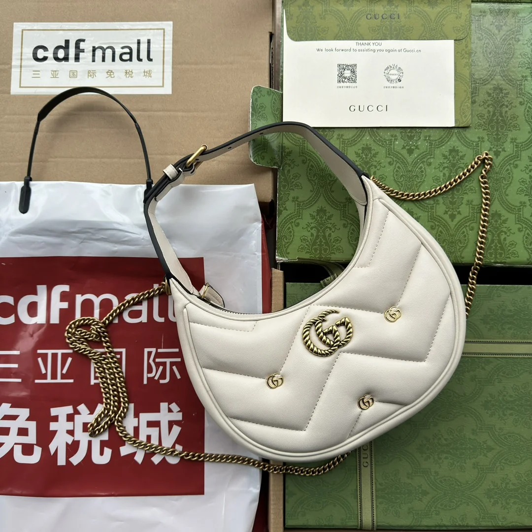 Gucci GG Marmont Half-Moon Mini Bag 21x16x5 cm Gucci GG Marmont Half-Moon Mini Bag 21x16x5 cm - description_image1