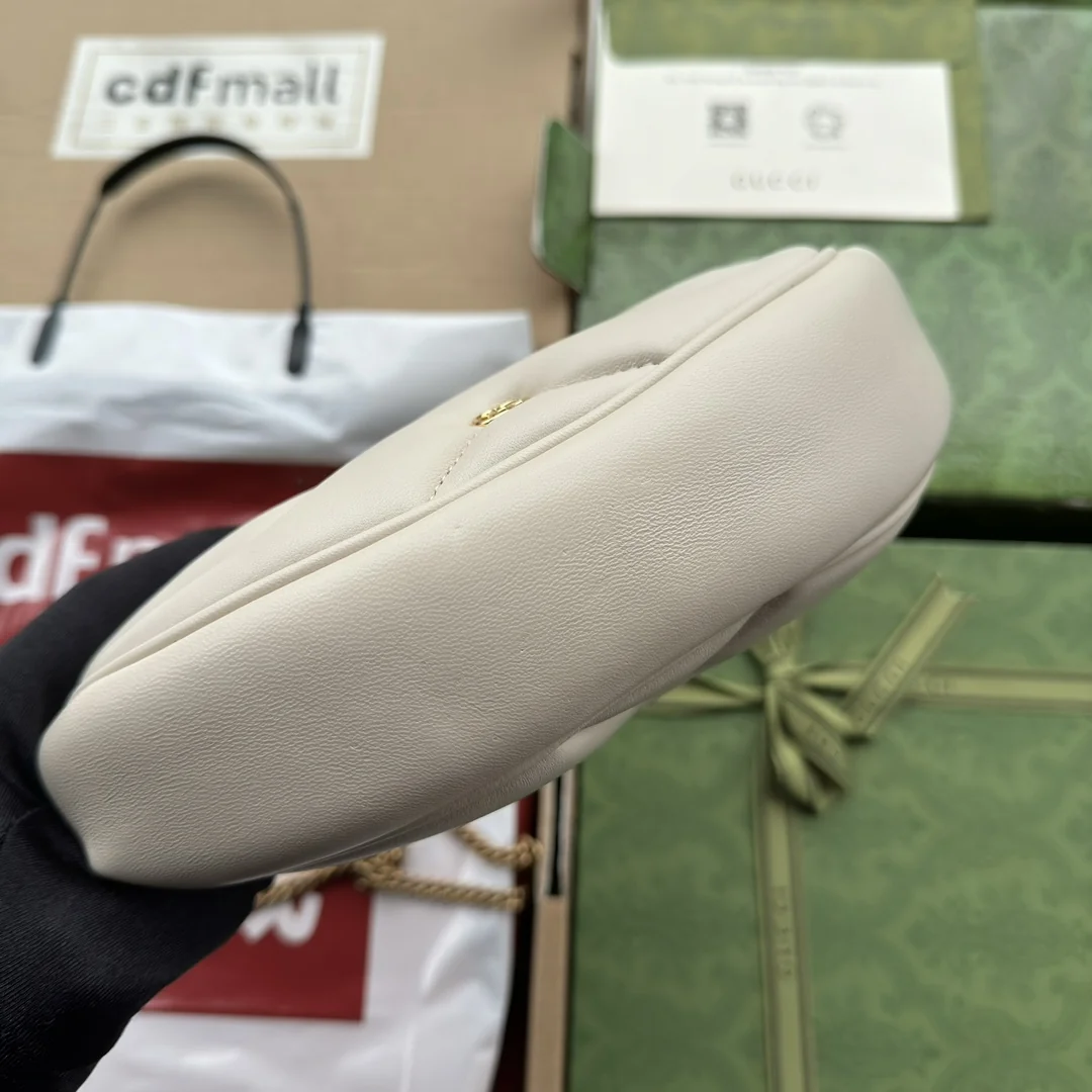 Gucci GG Marmont Half-Moon Mini Bag 21x16x5 cm Gucci GG Marmont Half-Moon Mini Bag 21x16x5 cm - description_image4