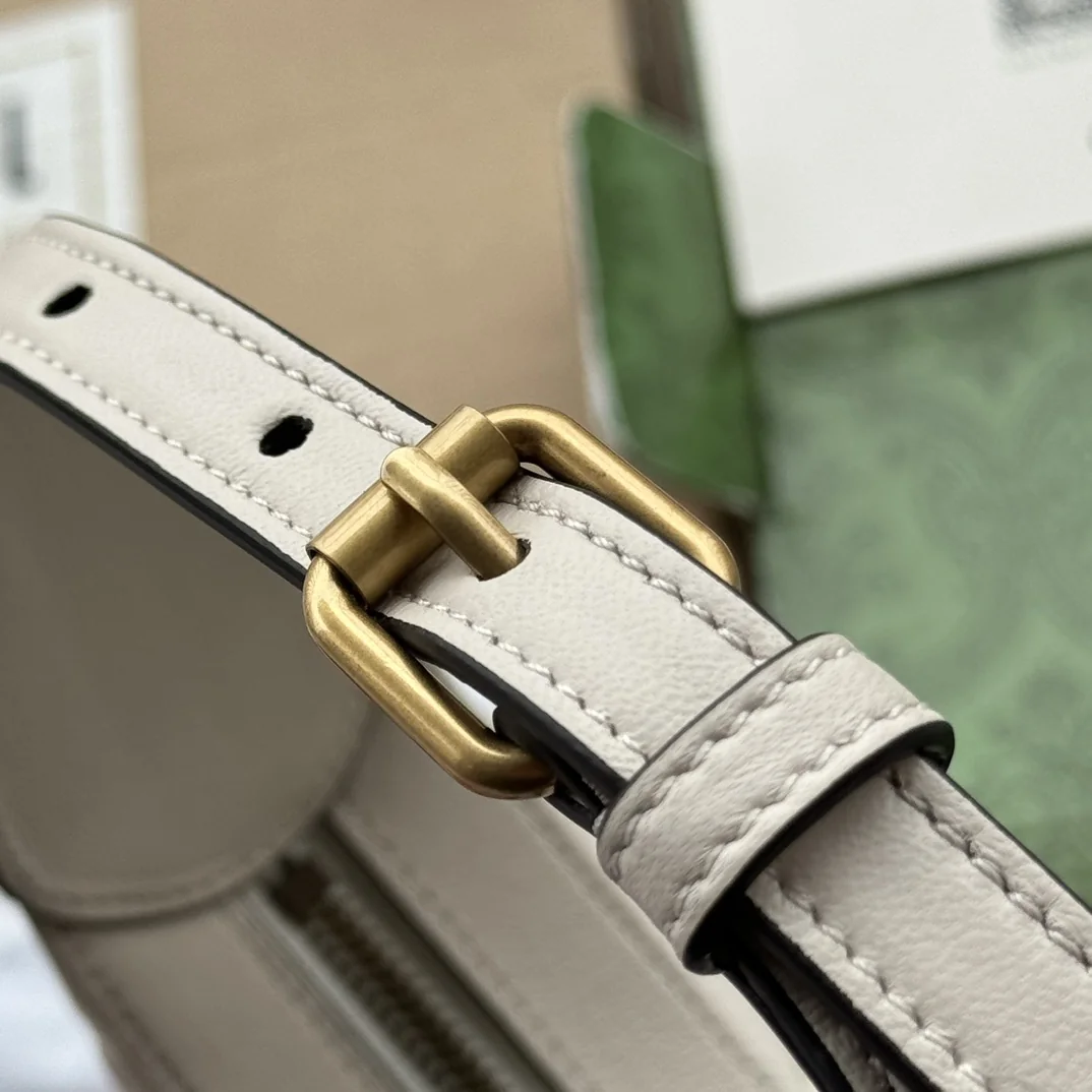 Gucci GG Marmont Half-Moon Mini Bag 21x16x5 cm Gucci GG Marmont Half-Moon Mini Bag 21x16x5 cm - description_image8