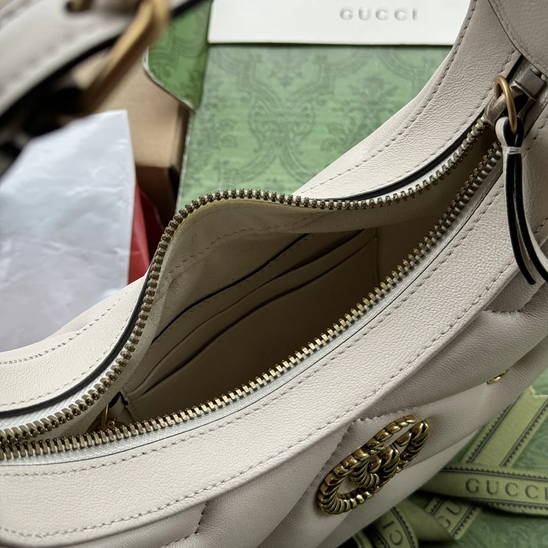Gucci GG Marmont Half-Moon Mini Bag 21x16x5 cm Gucci GG Marmont Half-Moon Mini Bag 21x16x5 cm - description_image9