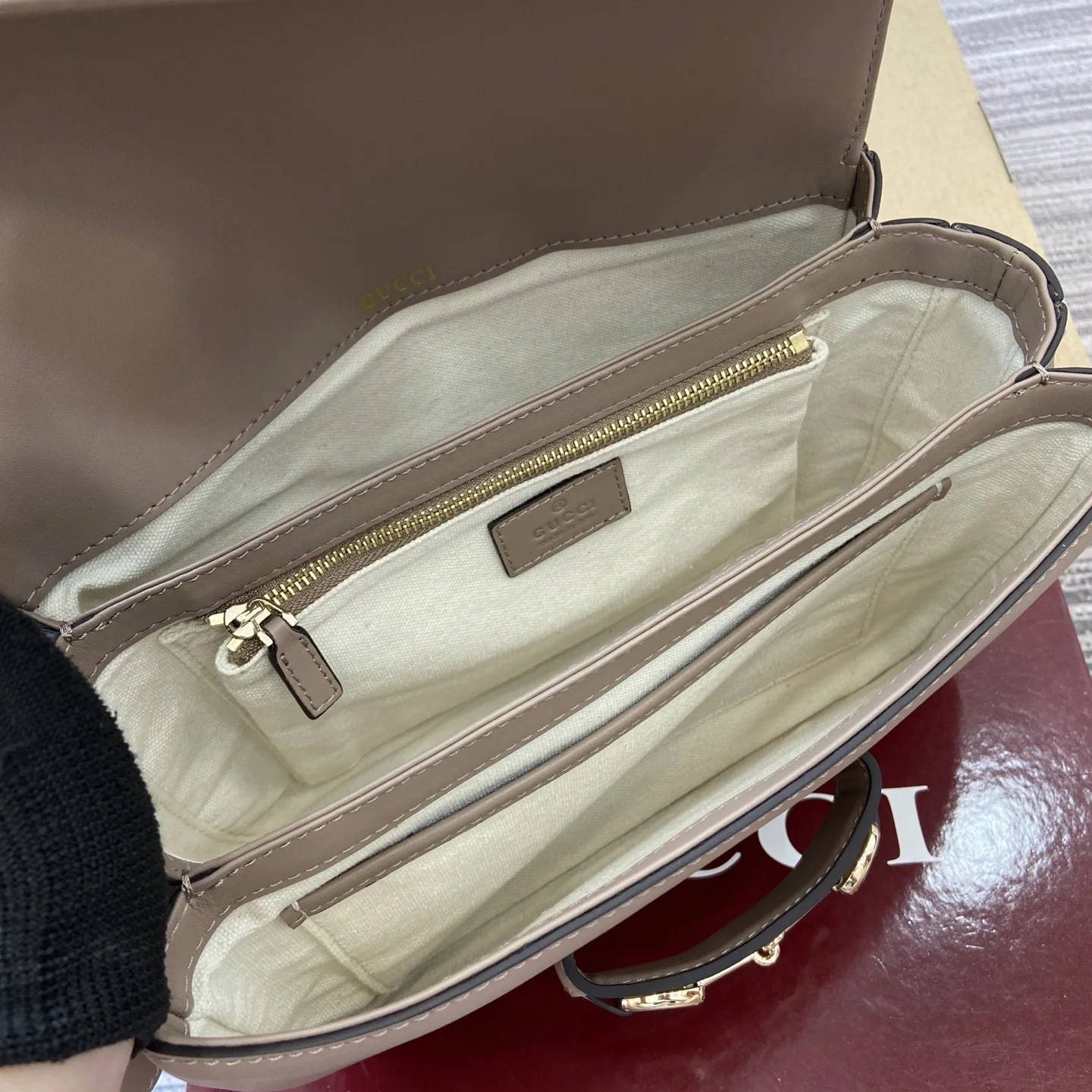 Gucci Horsebit 1955 Small Shoulder Bag 26 x 17.5 x 10 cm - image9