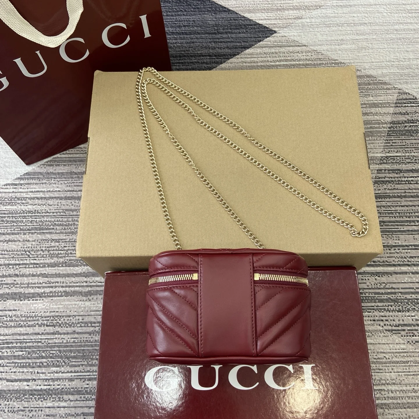 Gucci GG Marmont Chain Cosmetic Pouch 837455 15cm x 8cm x 8.5cm - description_image2