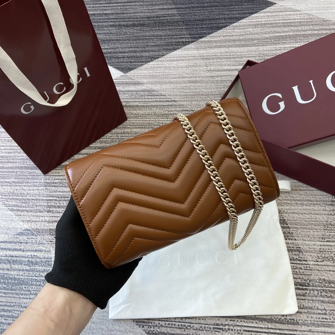 Gucci GG Marmont Chain Wallet 20cm x 12cm x 4cm - description_image2