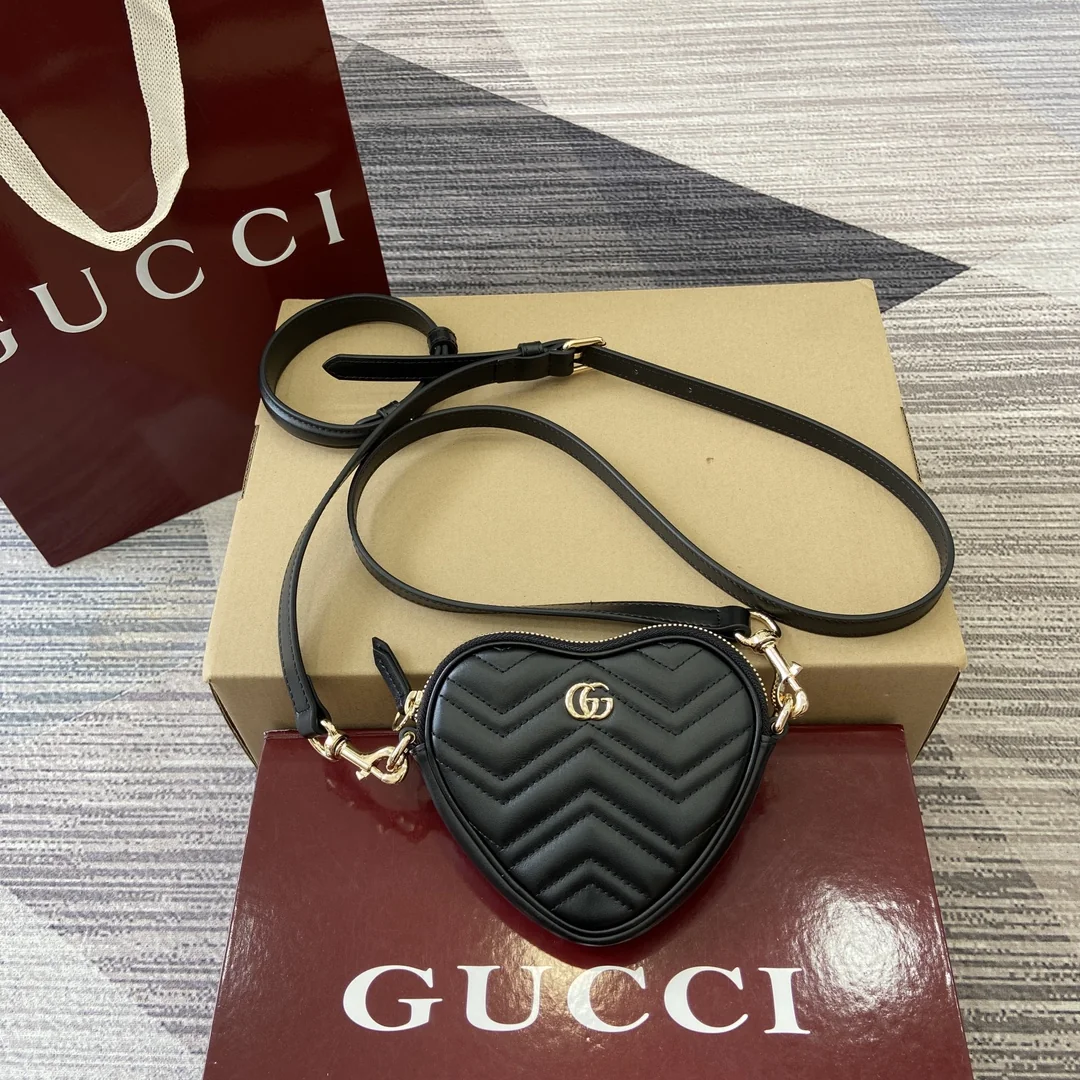 Gucci GG Marmont mini heart-shaped shoulder bag 13.5cm x 11.5cm x 2.5cm - description_image2
