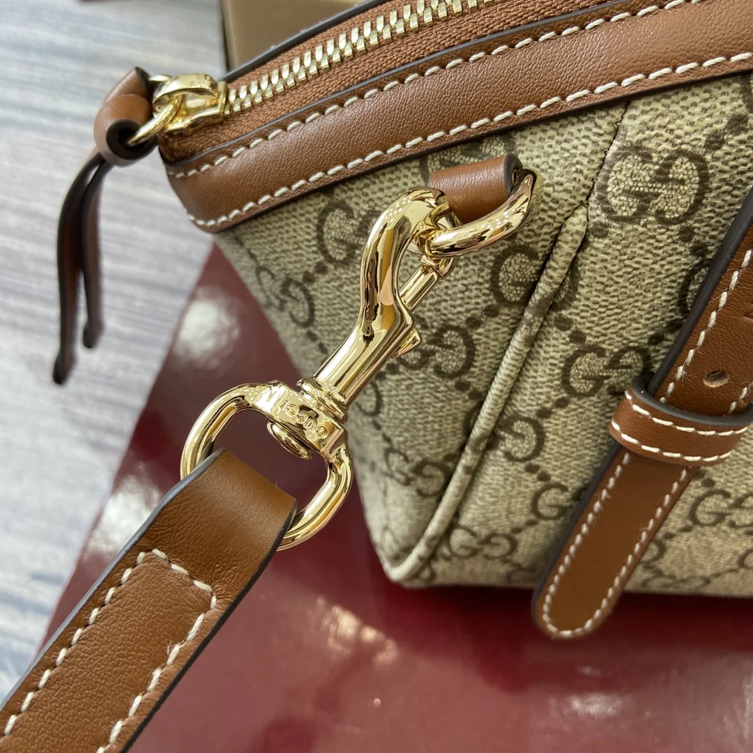 Gucci Padlock Shoulder Bag 839005 31x17x12 cm - image7