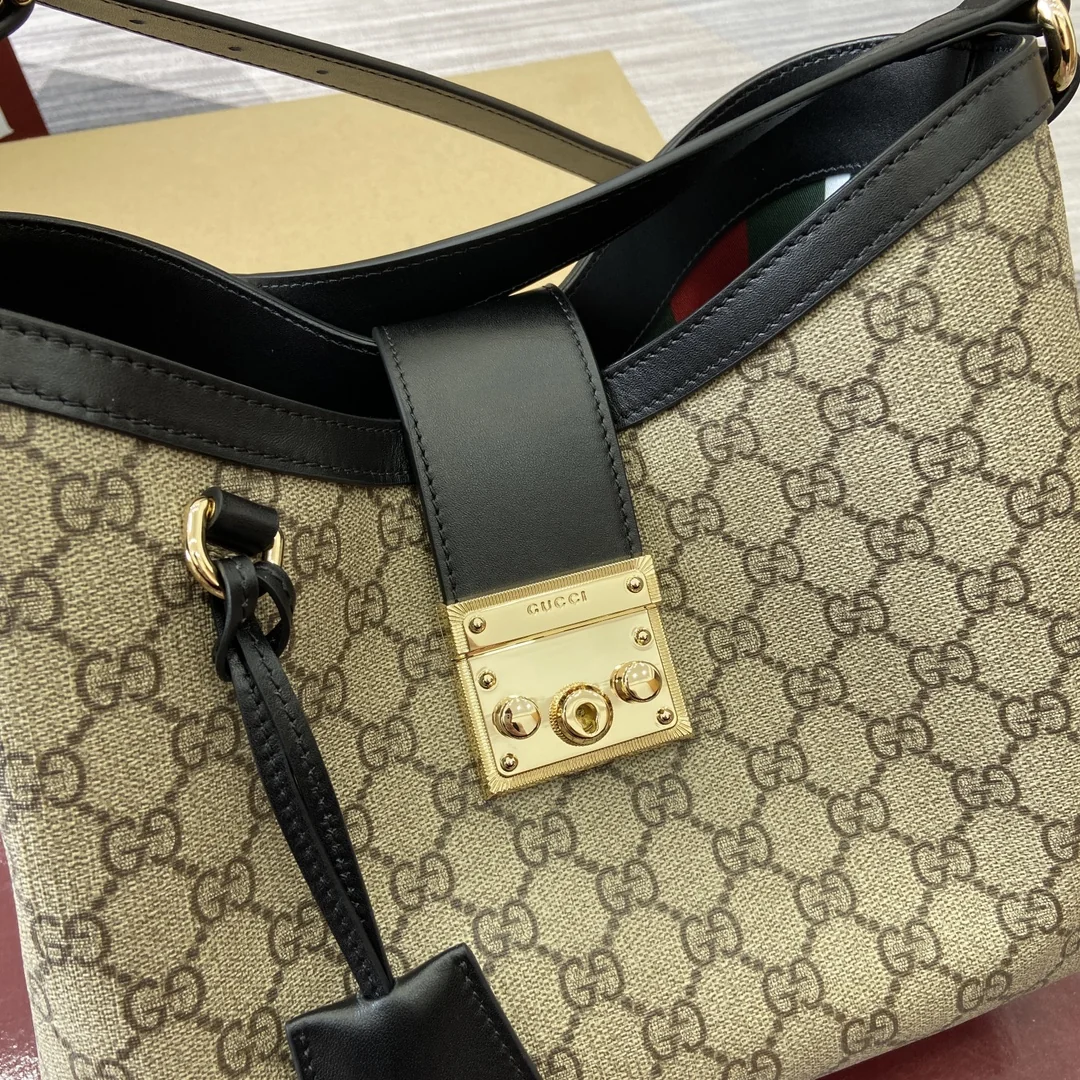 Gucci Padlock Shoulder Bag Model 839021 29 x 23.5 x 15.5 cm - image6