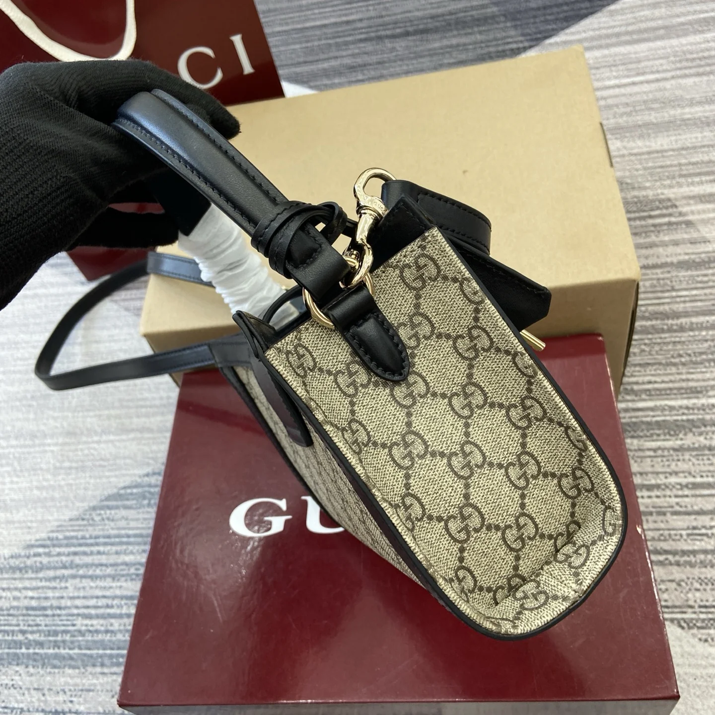 Gucci Padlock Top Handle and Crossbody Bag 20x13.5x8 cm - image4