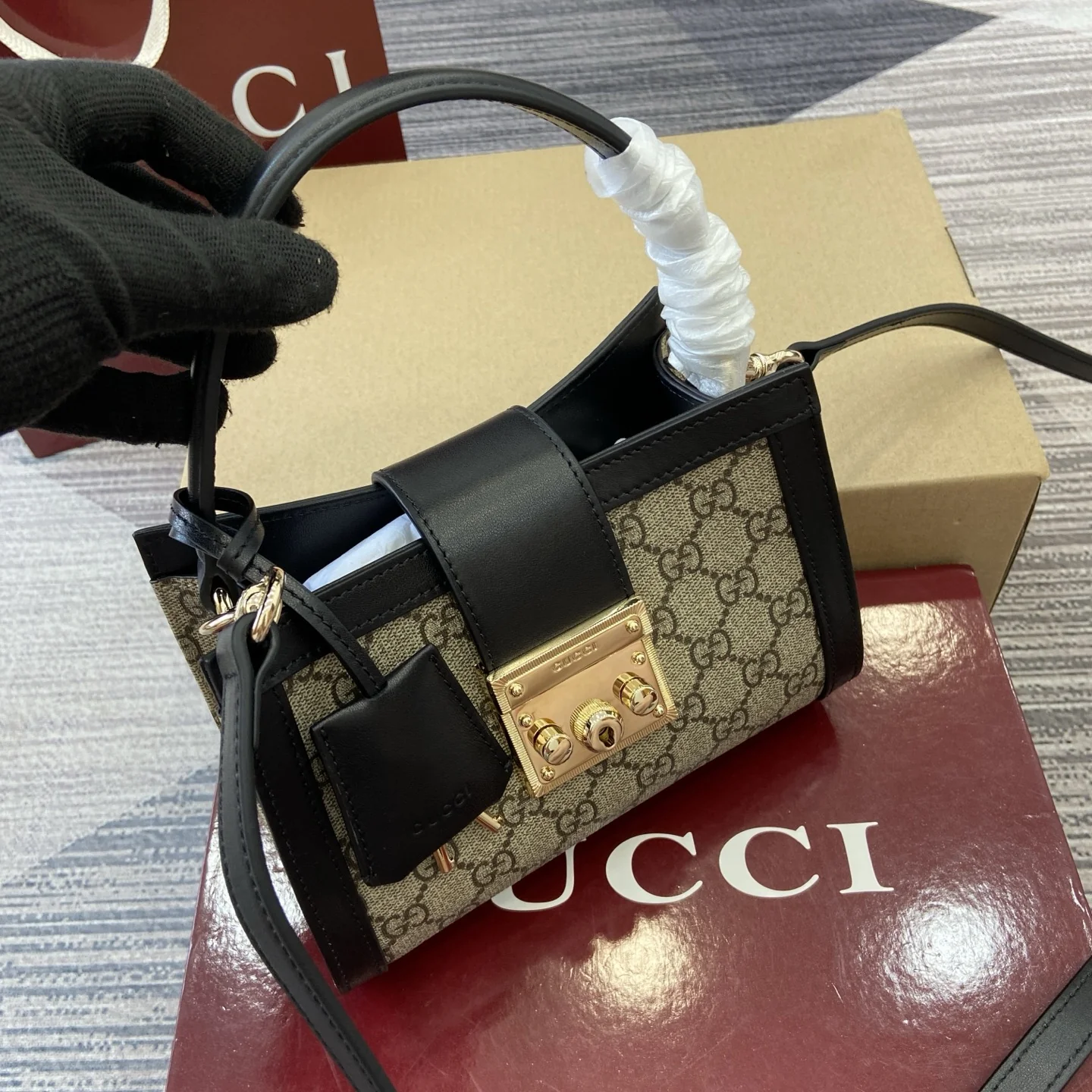 Gucci Padlock Top Handle and Crossbody Bag 20x13.5x8 cm - image5