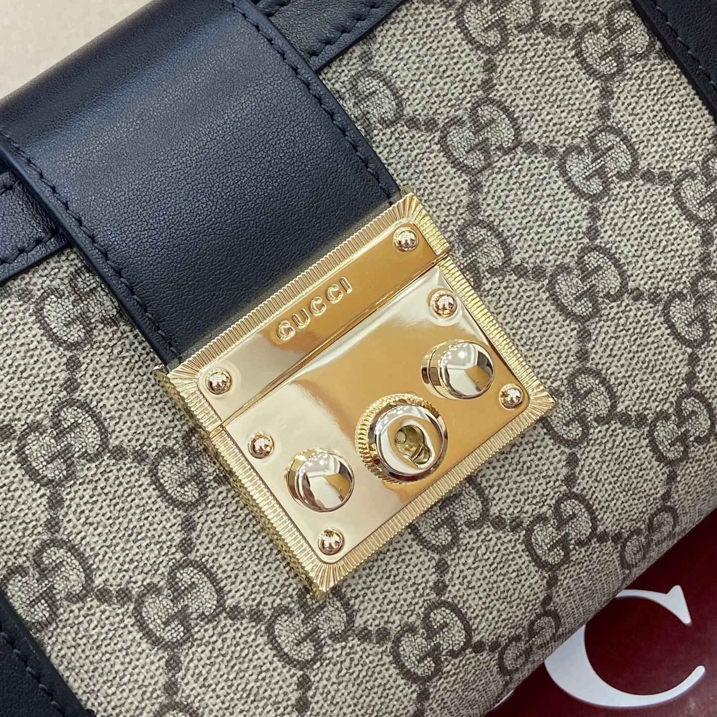 Gucci Padlock Top Handle and Crossbody Bag 20x13.5x8 cm - image7