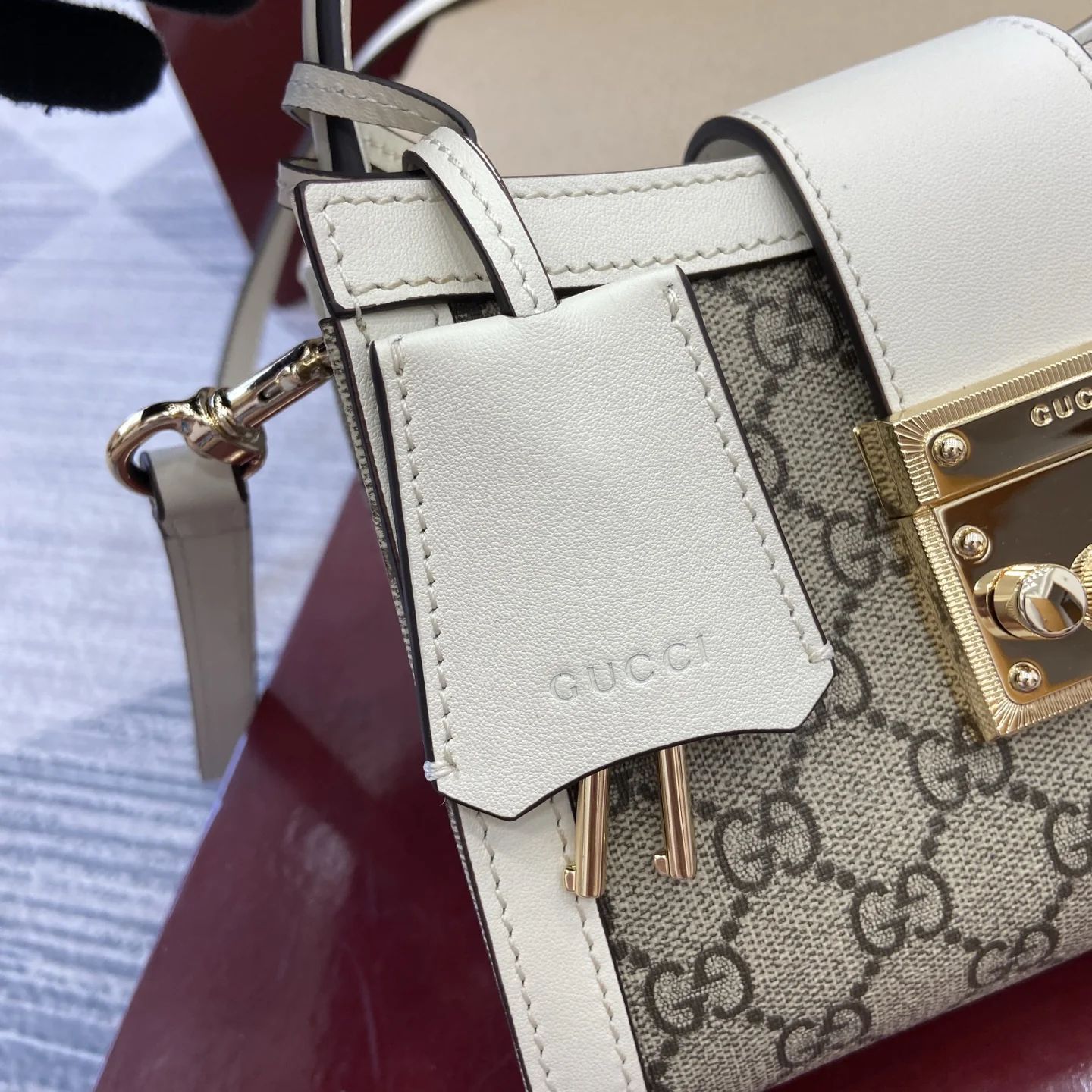 Gucci Padlock Top Handle and Crossbody Bag 841653 20 x 13.5 x 8 cm - image7