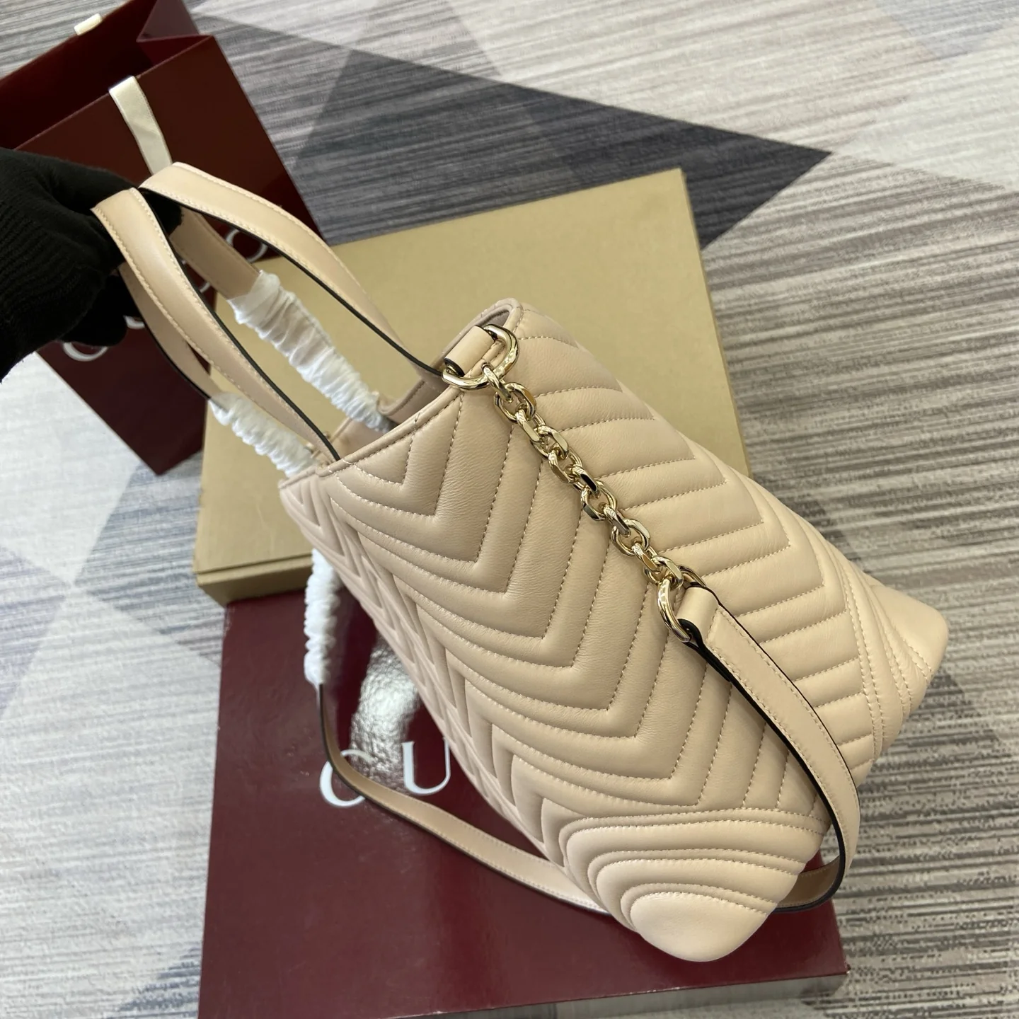 Gucci GG Marmont Convertible Tote Bag 28 x 24 x 16 cm - description_image4